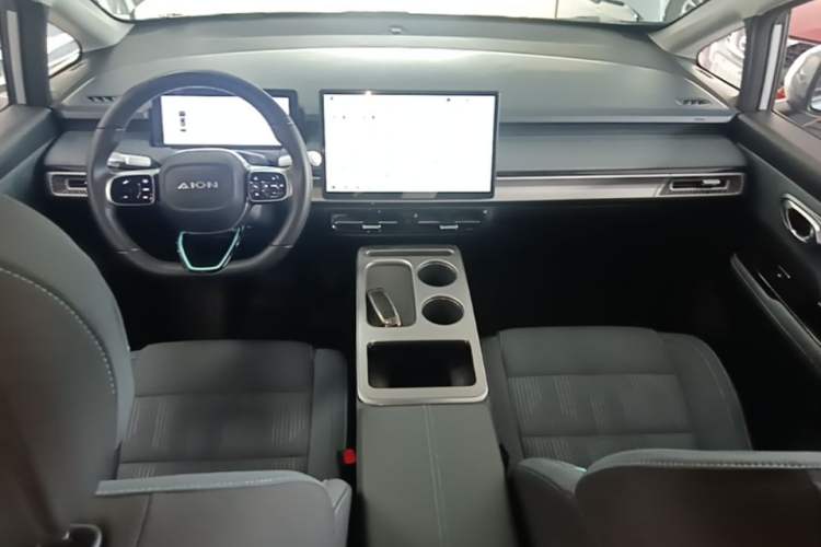Used AION Y 2023 Plus 610 Enjoyment Edition Ternary Lithium Center Console