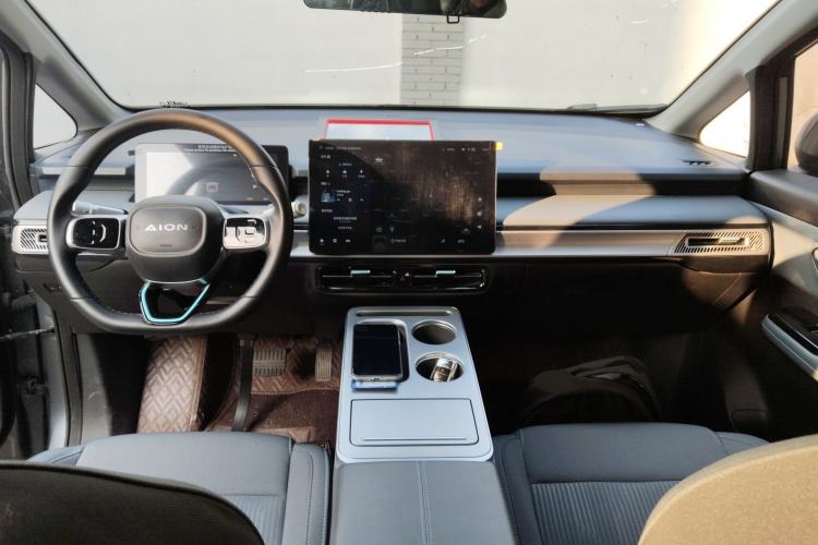 Used AION Y 2023 Plus 510 Enjoy Edition Center Console