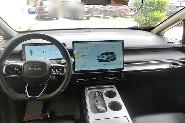 Used AION Y 2023 Younger Center Console