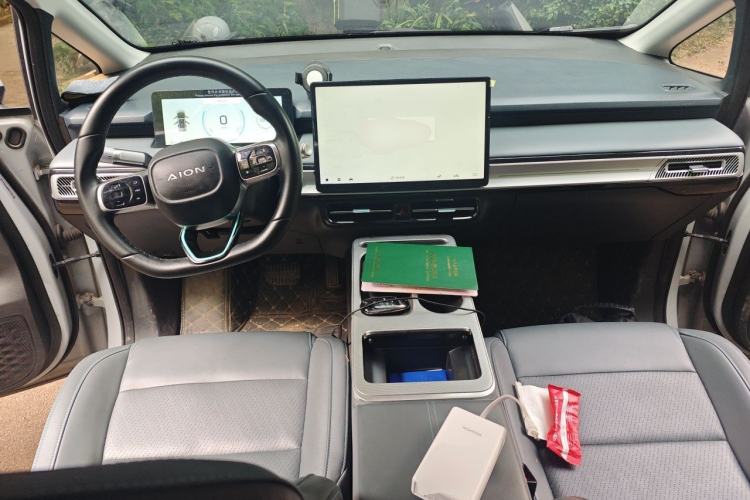 Used AION Y 2023 Plus 510 Smart Edition Center Console