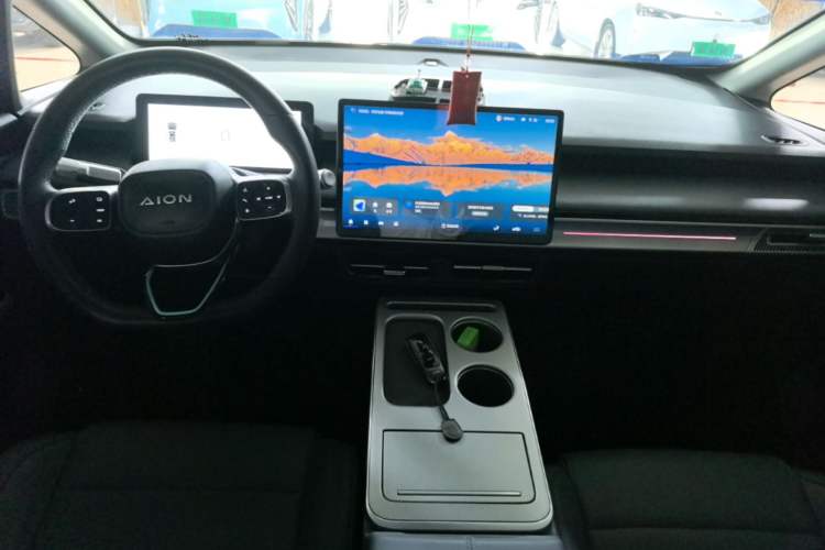 Used AION Y 2023 Plus 510 Smart Edition Center Console