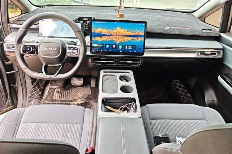 Used AION Y 2023 Plus 510 Enjoy Edition Center Console