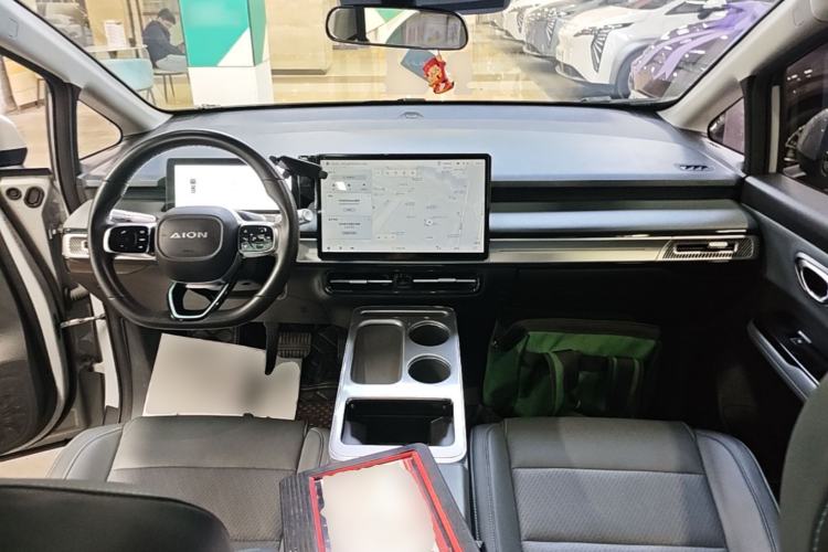 Used AION Y 2023 Plus 510 Smart Edition Center Console