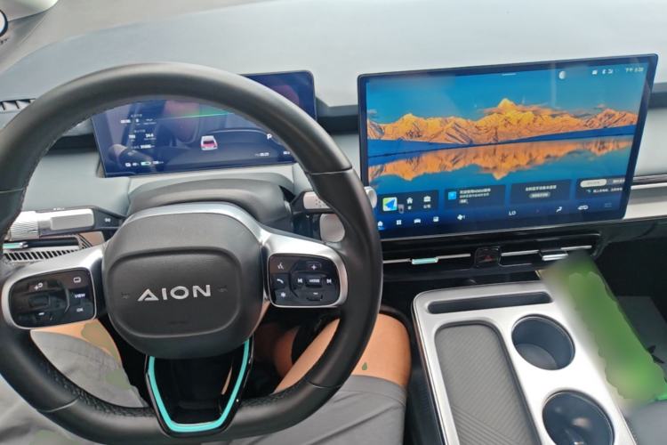 Used AION Y 2023 Younger Center Console