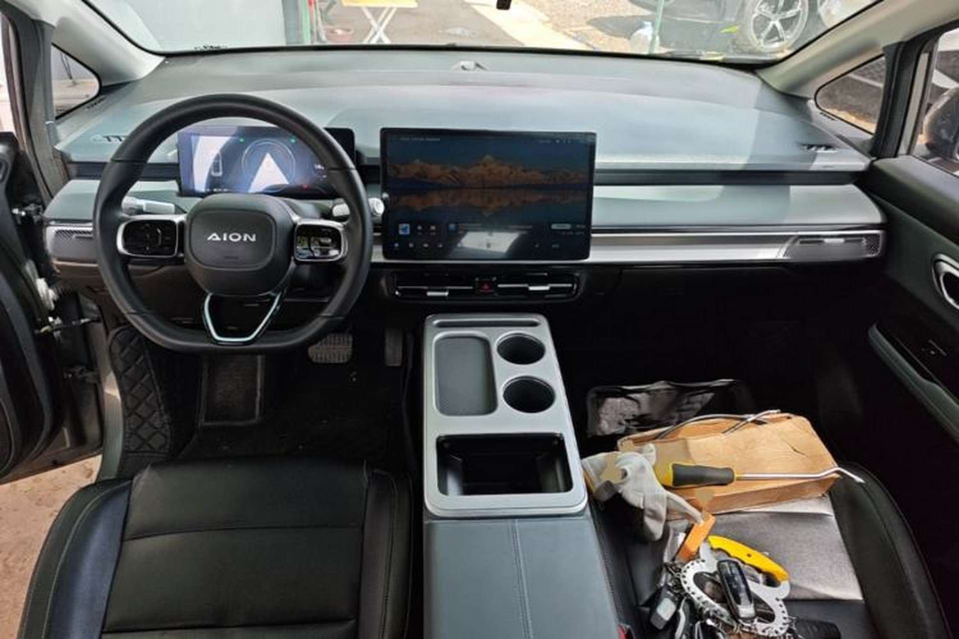 Used AION Y 2023 Plus 510 Enjoy Edition Center Console