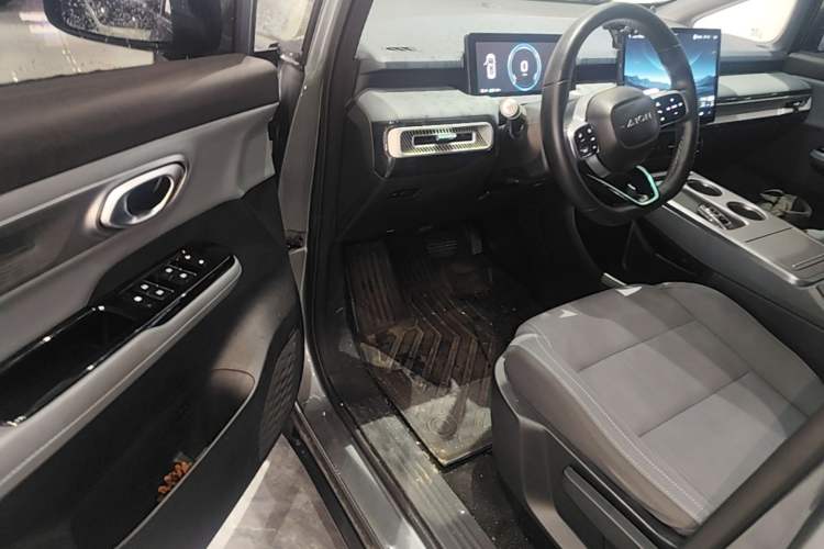 Used AION Y 2023 Younger Driver Seat