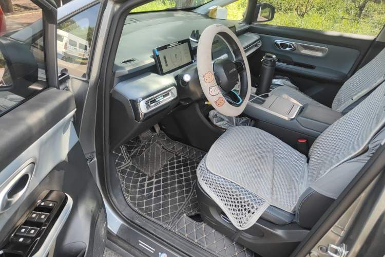 Used AION Y 2023 Younger Star Edition Driver Seat