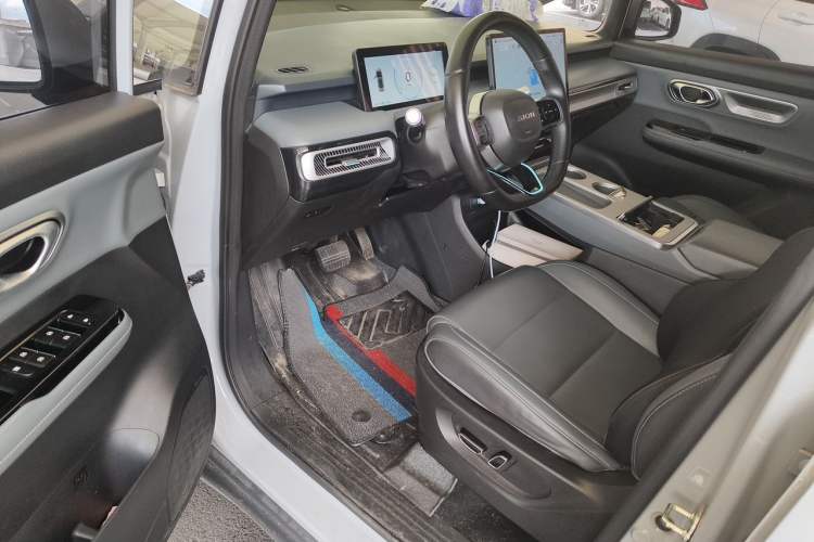 Used AION Y 2023 Plus 610 Smart Edition Ternary Lithium Driver Seat
