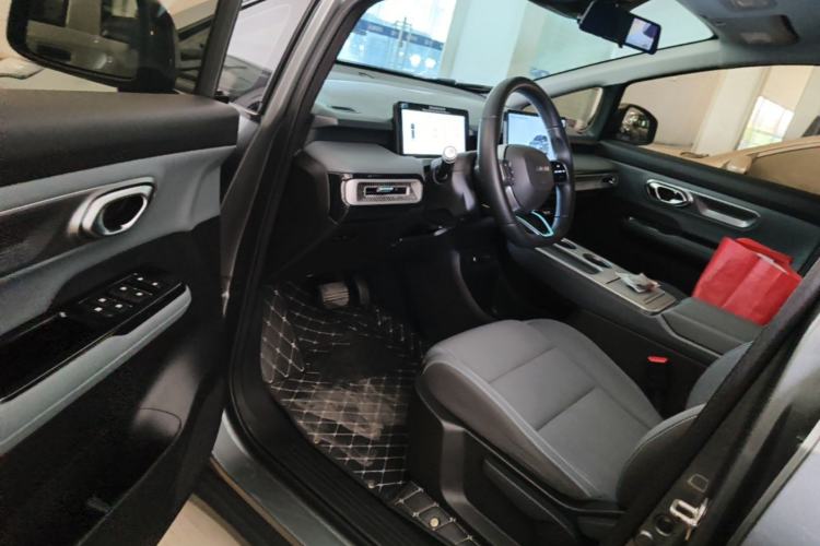 Used AION Y 2023 Plus 510 Enjoy Edition Driver Seat