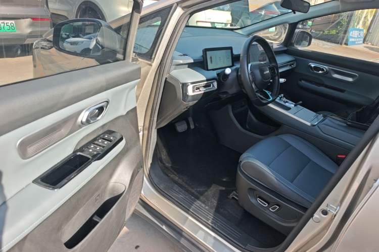 Used AION Y 2023 Younger Star Edition Driver Seat