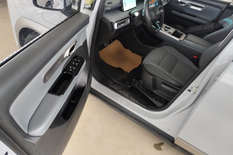 Used AION Y 2023 Plus 510 Enjoy Edition Driver Seat