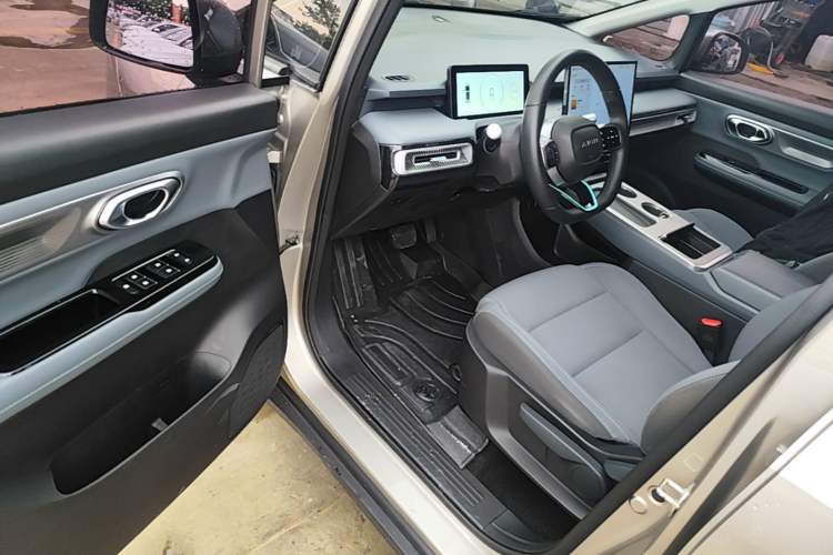 Used AION Y 2023 Plus 610 Enjoy Edition Driver Seat