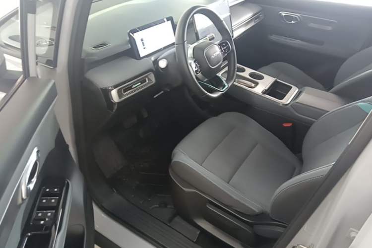 Used AION Y 2023 Plus 610 Enjoyment Edition Ternary Lithium Driver Seat