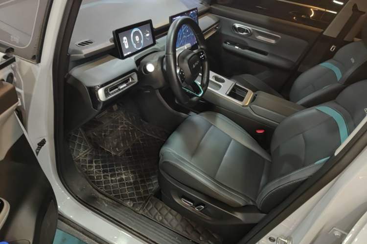 Used AION Y 2023 Plus 510 Smart Edition Driver Seat