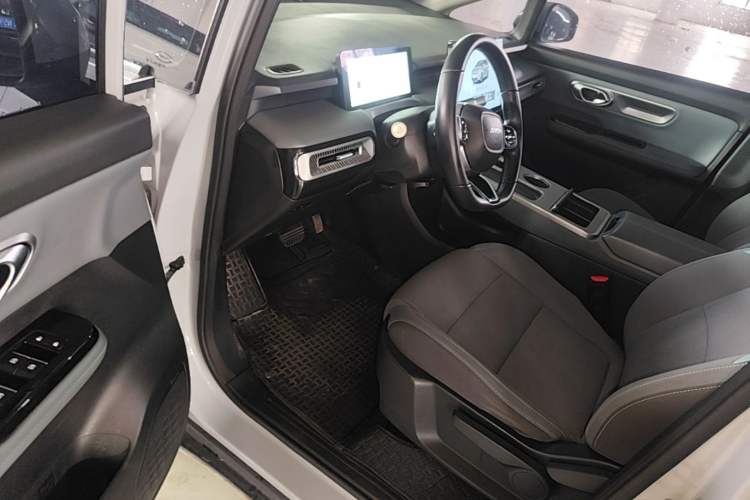 Used AION Y 2023 Plus 510 Enjoy Edition Driver Seat