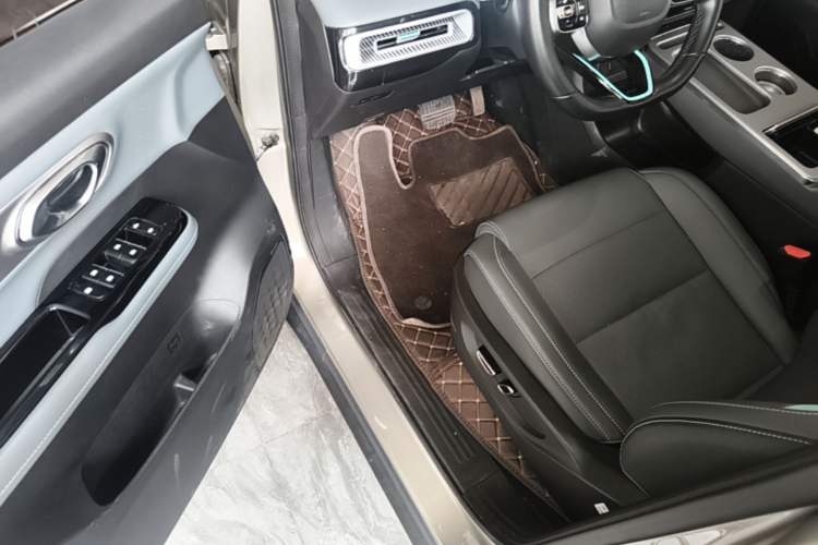 Used AION Y 2023 Younger Star Edition Driver Seat