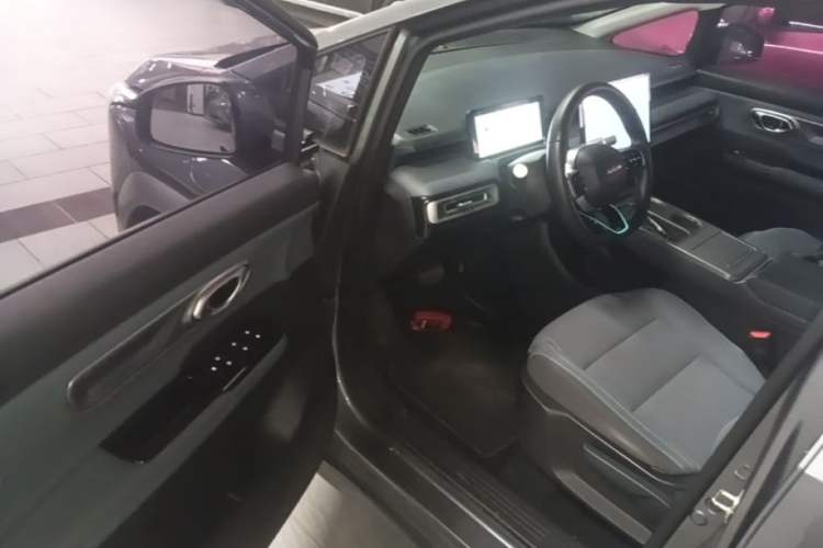 Used AION Y 2023 Plus 510 Enjoy Edition Driver Seat