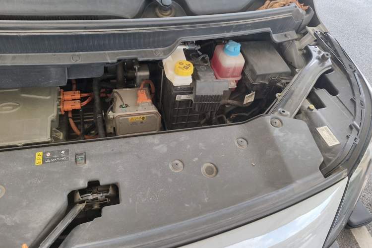 Used AION Y 2023 Plus 610 Smart Edition Ternary Lithium Engine Bay Left