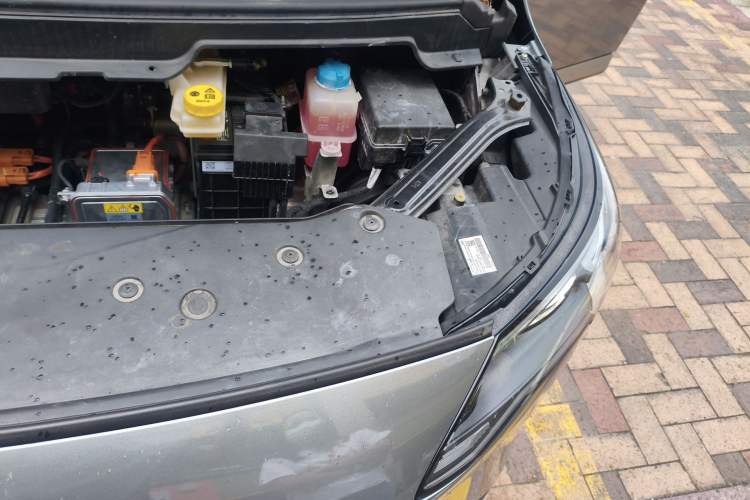 Used AION Y 2023 Younger Engine Bay Left