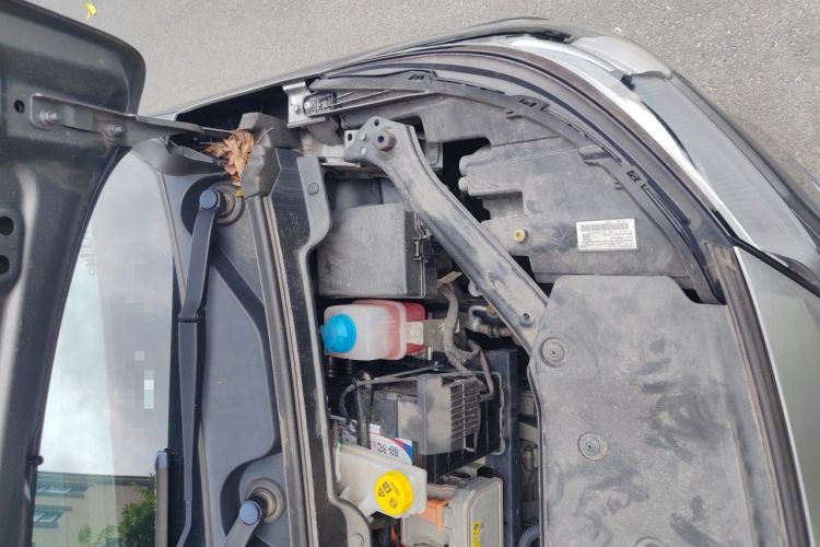 Used AION Y 2023 Plus 610 Enjoy Edition Engine Bay Left