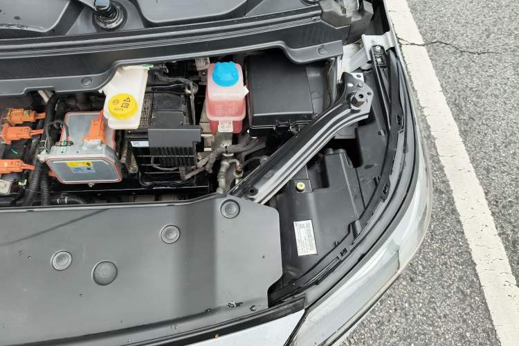 Used AION Y 2023 Younger Engine Bay Left