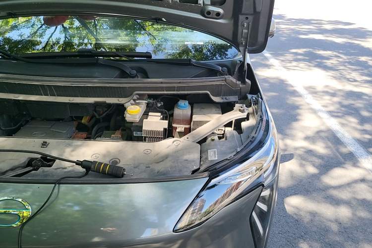 Used AION Y 2023 Plus 510 Smart Edition Engine Bay Left