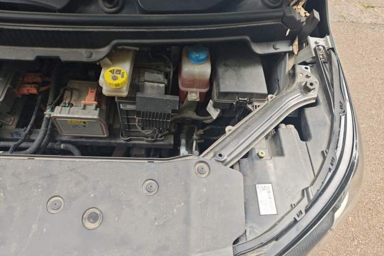 Used AION Y 2023 Plus 510 Smart Edition Engine Bay Left