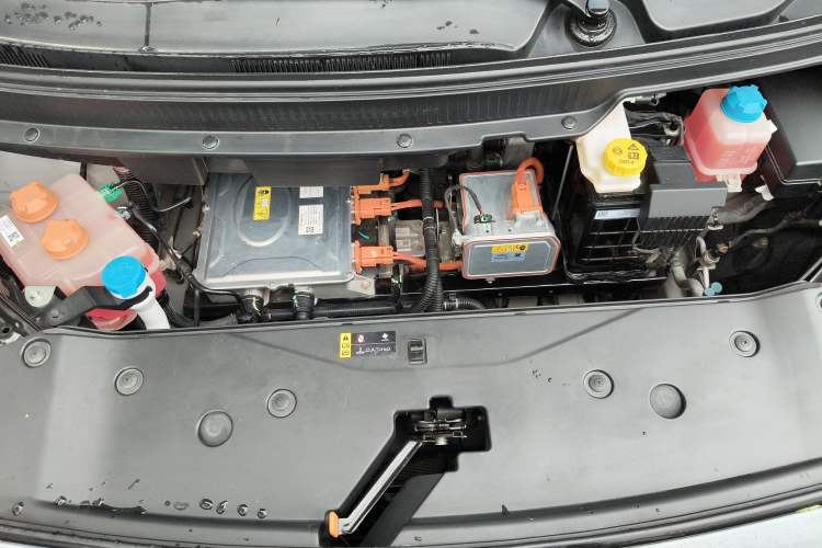 Used AION Y 2023 Younger Engine Bay