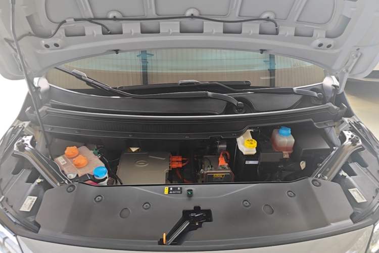 Used AION Y 2023 Plus 510 Smart Edition Engine Bay