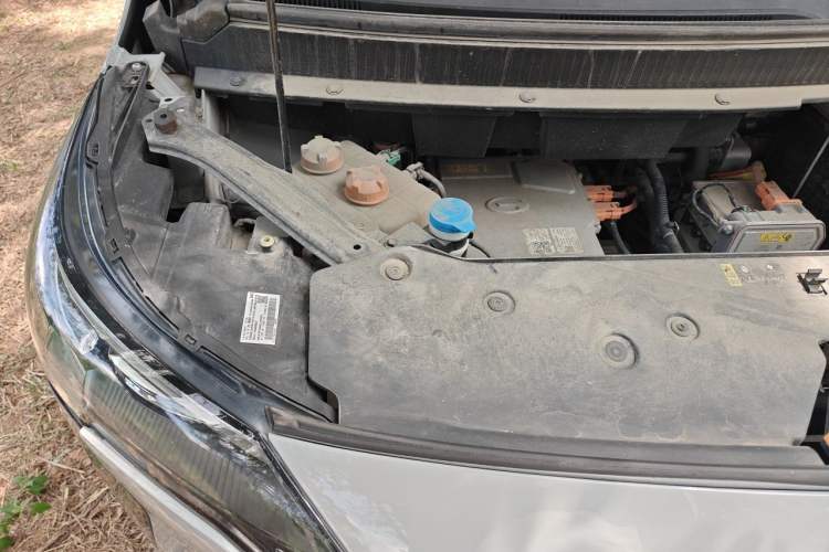 Used AION Y 2023 Younger Engine Bay Right