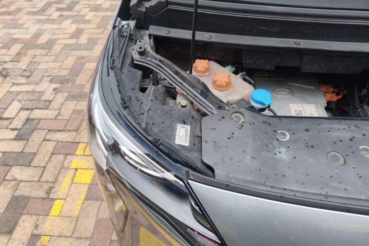 Used AION Y 2023 Younger Engine Bay Right