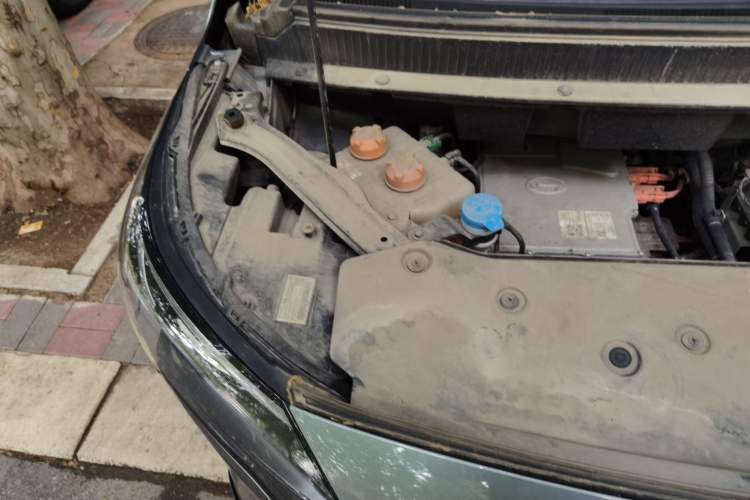 Used AION Y 2023 Younger Engine Bay Right