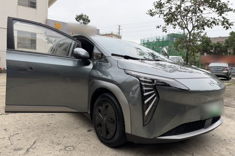 Used AION Y 2023 Younger Exterior 2