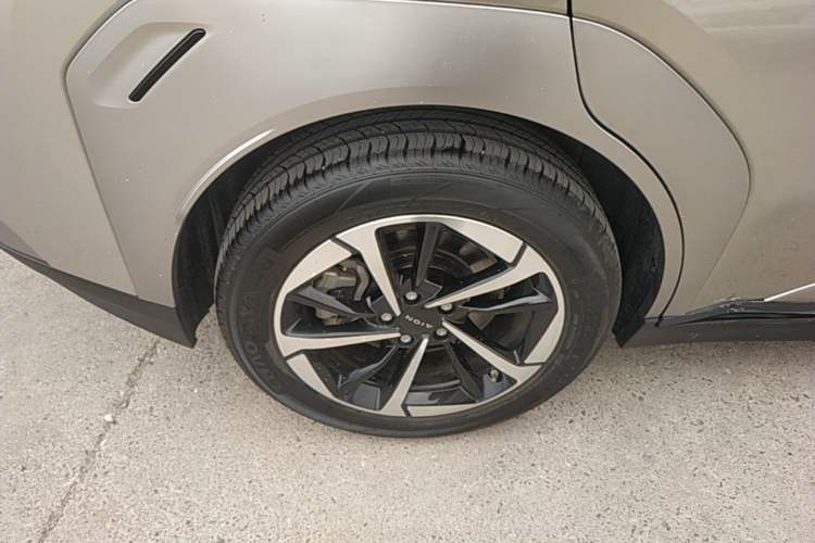 Used AION Y 2023 Plus 510 Smart Edition Exterior 5