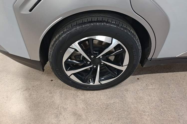 Used AION Y 2023 Plus 510 Smart Edition Exterior 5