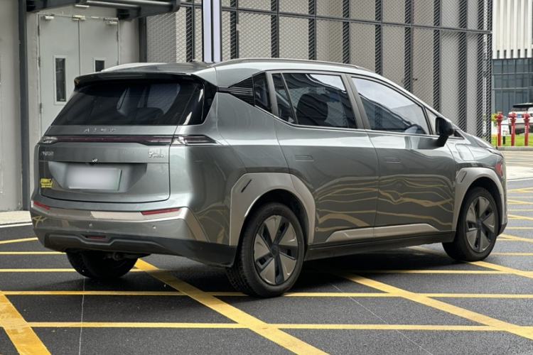 Used AION Y 2023 Younger Exterior 9