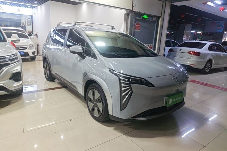 Used AION Y 2023 Plus 510 Enjoy Edition Front Right 45 Deg