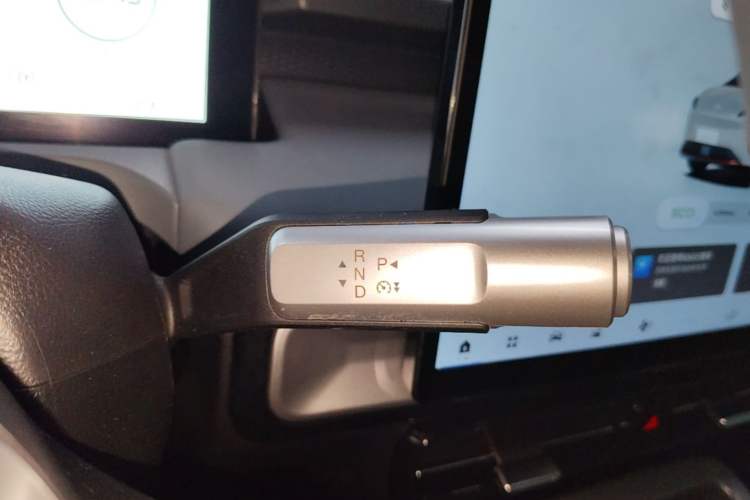 Used AION Y 2023 Plus 610 Smart Edition Ternary Lithium Gear Lever