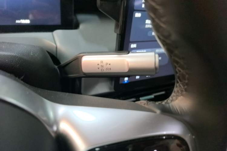 Used AION Y 2023 Plus 510 Smart Edition Gear Lever