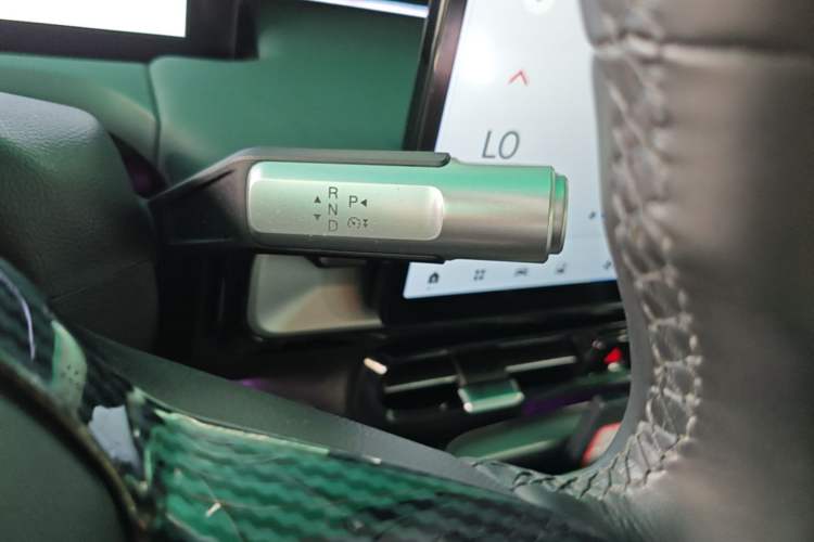 Used AION Y 2023 Plus 510 Enjoy Edition Gear Lever