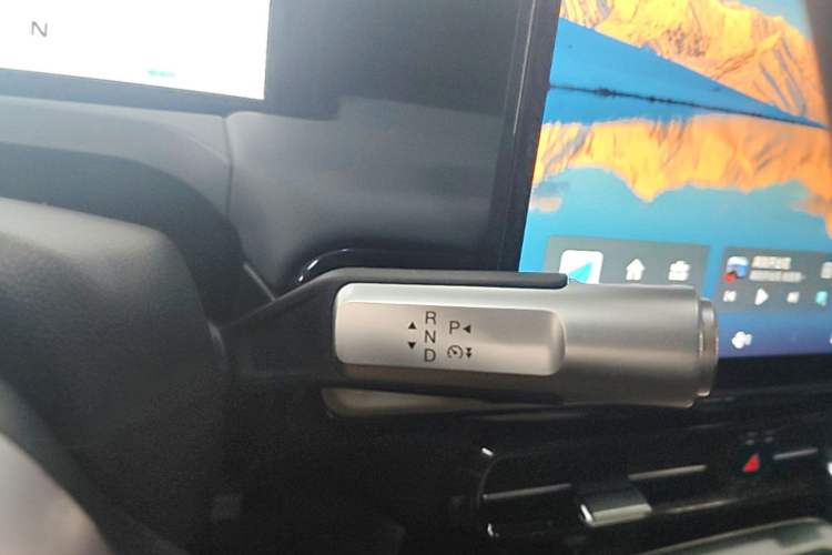 Used AION Y 2023 Plus 510 Smart Edition Gear Lever