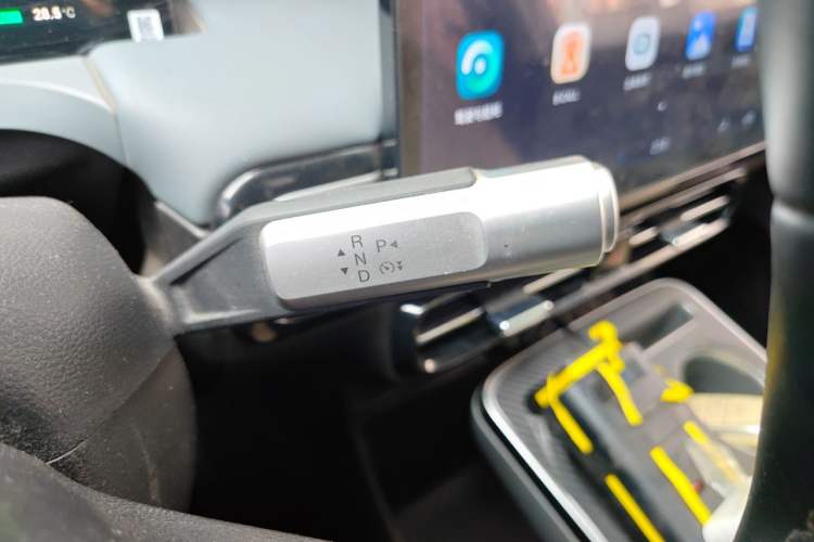 Used AION Y 2023 Plus 610 Enjoyment Edition Ternary Lithium Gear Lever