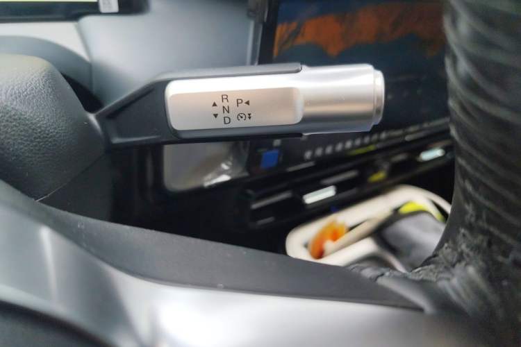 Used AION Y 2023 Plus 510 Smart Edition Gear Lever