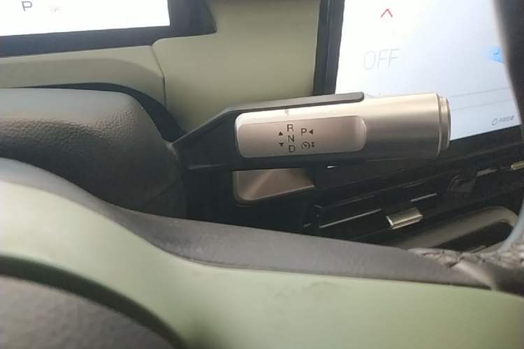 Used AION Y 2023 Younger Gear Lever