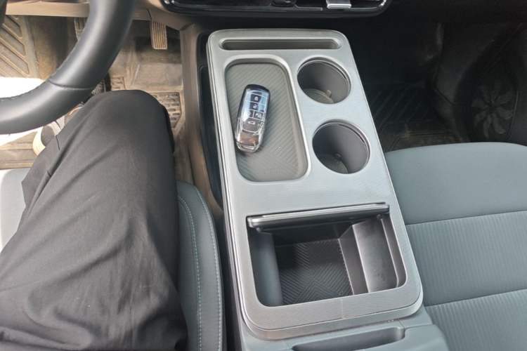 Used AION Y 2023 Plus 510 Enjoy Edition Gear Lever