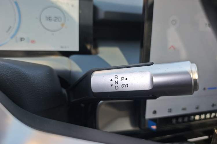Used AION Y 2023 Younger Star Edition Gear Lever