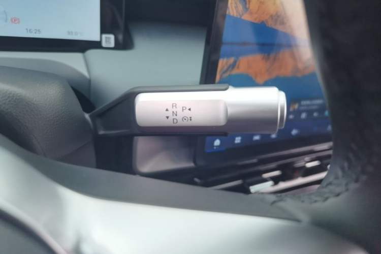 Used AION Y 2023 Plus 610 Enjoy Edition Gear Lever