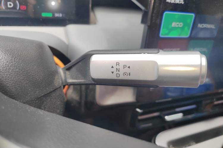 Used AION Y 2023 Plus 610 Enjoy Edition Gear Lever