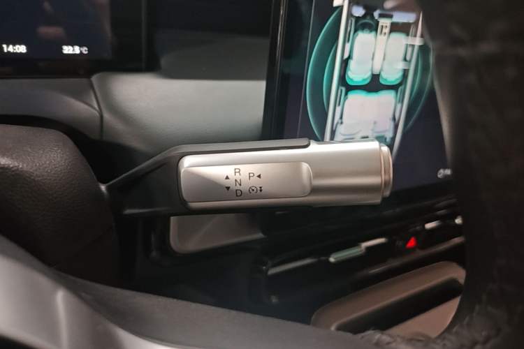 Used AION Y 2023 Plus 510 Smart Edition Gear Lever