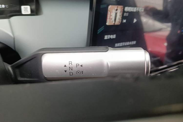 Used AION Y 2023 Plus 510 Enjoy Edition Gear Lever